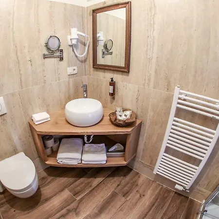 Cebron Family Estate Guest house 4*