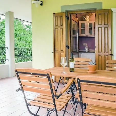 Gostinjska kuća Cebron Family Estate