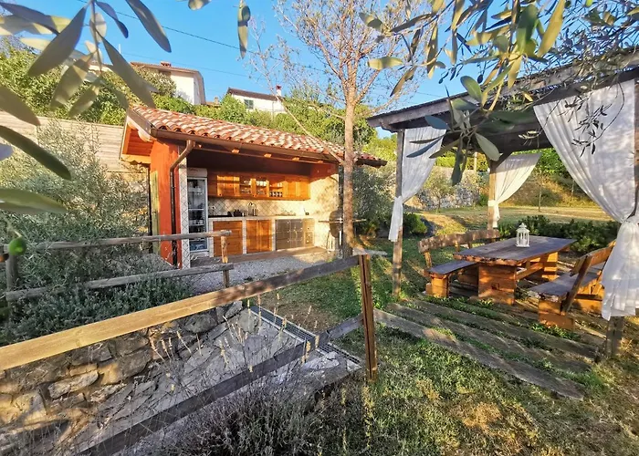 Cebron Family Estate Affittacamere 4*