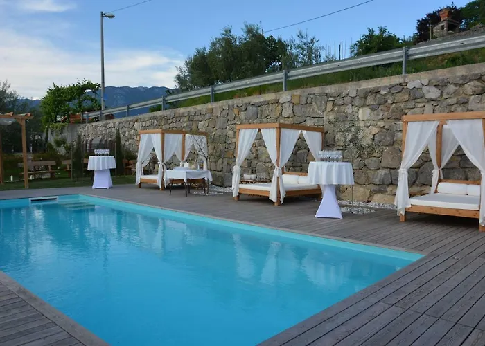 Cebron Family Estate Affittacamere 4*