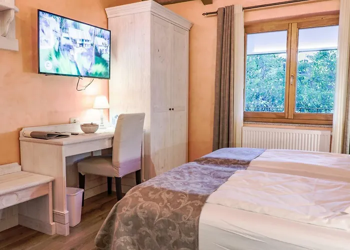 Cebron Family Estate 4*